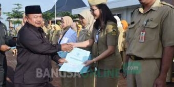 515 PNS Pemkab Madiun Terima SK Kenaikan Pangkat