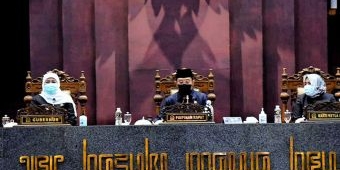Bahas Raperda Keperawatan, Gubernur Khofifah Sebut Perawat Backbone Layanan Kesehatan Masa Pandemi