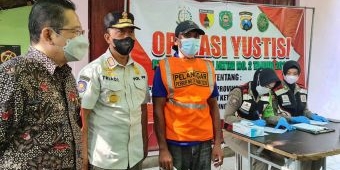 10 Orang Terjaring Operasi Yustisi Gabungan di Jalan Mayjen Sungkono Trenggalek