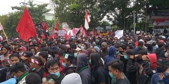 Didemo Tiga Kali Berturut-turut, Kantor DPRD Tuban Lumpuh dan Pelayanan Kantor Samsat Terganggu