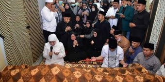Ayahanda Wali Kota Surabaya Berpulang, Gubernur Khofifah Sampaikan Duka Cita Mendalam