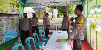 Wakapolres Pamekasan Pantau Pospam Penyekatan di Raya Ambat