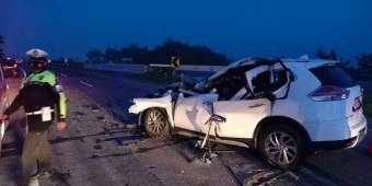 Diduga Ngantuk, Mobil Tabrak Truk di Tol Jombang-Mojokerto, Dua Luka-Luka