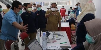 Wawali Surabaya Armudji Tinjau Vaksinasi Covid-19 di RSUD dr. Soewandhie