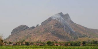 Gunung Budeg Tulungagung Terbakar