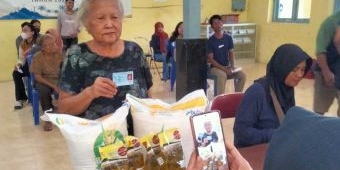 Bulog Kediri Salurkan Bantuan Pangan ke 34.296 Warga Jelang Idulfitri