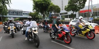 Dekatkan Diri pada Pelanggan, Piaggio Lakukan Test Ride Keliling Surabaya