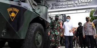 Kunjungi Gereja, Wali Kota Kediri Bersama Forkopimda Pastikan Ibadah Paskah Aman dan Nyaman