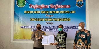 Maksimalkan Penanganan Kecelakaan, Polres Probolinggo dan RSUD Waluyo Jati Teken MoU