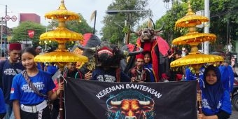 Kirab Pasoeroean Tempo Doeloe Meriahkan Kota Pasuruan, Walkot Adi Ajak Lestarikan Budaya