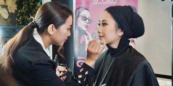 Intimate Beauty Class Bareng Make Over Sukses Digelar di Coffee Cafe Malang