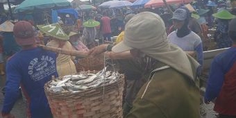 Netralisir Bau Limbah, Perumda Pasar Lamongan Maksimalkan Fungsi Bak Kontrol