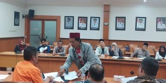 PT Pos Sampang Dibuat Tegang, KPM BPNT Serahkan Bukti Saat Audiensi Berlangsung