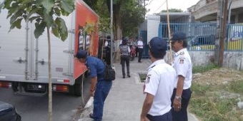 Bahayakan Pengguna Jalan, ​Pemilik Toko di Kota Blitar Tak Boleh Bongkar Muat Sembarangan