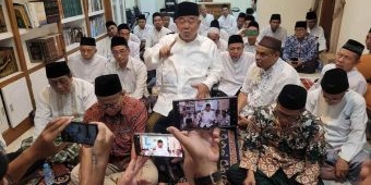 batal-di-grahadi-istighatsah-tahlil-dan-dzikir-100-kiai-dan-ribuan-santri-pindah-ke-amanatul-ummah