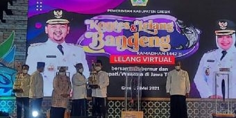 Wali Kota Surabaya Eri Cahyadi Memenangi Lelang Bandeng Gresik