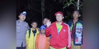 Polres Gresik Selamatkan 4 Wisatawan Asal Sidoarjo yang Tersesat di Hutan Bawean
