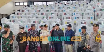 Forkopimda Jatim Tinjau Penyimpanan Logistik Pemilu 2024