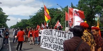 Demo di Polda, GMNI Jatim Tuntut Usut Tuntas Sindikat Mafia Pupuk Bersubsidi