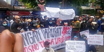Ratusan Aktivis PMII Demo DPRD dan Pemkab Lamongan, Tuntut Percepatan Penanganan Banjir