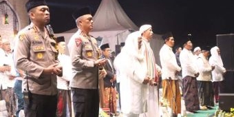 Forkopimda dan Ribuah Jemaah Antusias Ikuti Polresta Sidoarjo Berselawat dan Ceramah Kebangsaan
