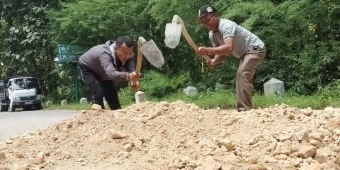 Galakkan Kerja Bakti Serentak, Bupati Sugiri Sancoko Gelar Aksi Blusukan