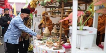Hadiri Festival Masakan Khas Tuban, Wabup Riyadi: Pelaku Kuliner dan Wisata Harus Kreatif