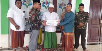 NU Care LAZISNU Sumenep Salurkan Bantuan Perbaikan Masjid Khairul Jannah