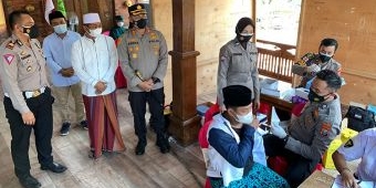 Peringati HUT Ke-73 Polwan, Polres Probolinggo Gelar Vaksinasi untuk Santri