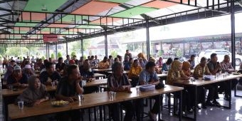 Gelar Jumat Curhat Bersama Para Pelaku UMKM, Wakapolres Ngawi Terima Masukan dari Pedagang