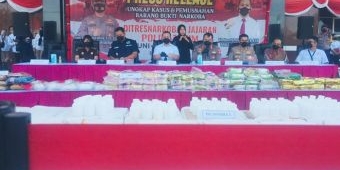Polda Jatim Musnahkan Ratusan Kilogram Sabu dan Ganja Jaringan Lokal hingga Internasional