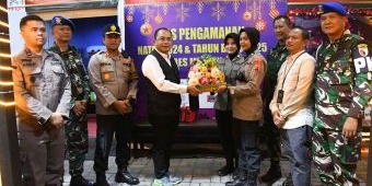 Ciptakan Kenyamanan Beribadah saat Natal, Pj Wali Kota Madiun Kunjungi Gereja dan Pos Pelayanan