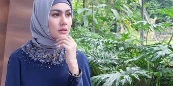 Artis Cantik Ini Ingin Capres Bisa Ngaji, Pendukung Capres-Cawapres Tak Bisa Ngaji Ngamuk!