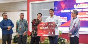 Wali Kota Kediri Launching Kartu Kredit Pemerintah Daerah dan QRIS Retribusi