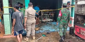 Diduga Korsleting Listrik, Sebuah Toko Kelontong di Tuban Ludes Terbakar
