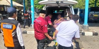 Dinsos Gresik Evakuasi Orang Terlantar di Jalan Gubernur Suryo, Sempat Berontak saat Diamankan