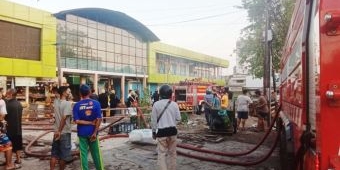 Breaking News: Ruko Pasar Kembang Surabaya Terbakar, 25 Mobil PMK Dikerahkan, Tak Ada Korban Jiwa
