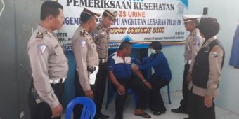 Sopir Angkutan di ​Terminal Ronggosukowati Pamekasan Lakukan Tes Urine