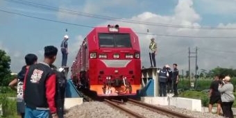 DJKA Uji Kekuatan Jembatan KA BH 613 Kediri