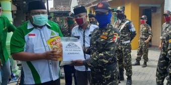 Anggota Banser Jombang Dapat Bantuan Sembako