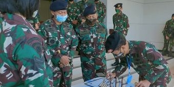 Pangarmada II Dampingi Pangdam V/Brawijaya Lepas Satgas Pamtas Yonif Mekanis 516/CY ke Papua