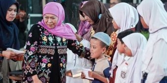 ​Khofifah Ajak Guru Jatim Bangun Generasi Cinta Damai dengan Ciptakan Suasana Harmoni di Sekolah