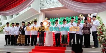 Bertebaran Program Monomental Khofifah, Masjid Islamic Centre Diarsiteki  Gubernur Ridwan Kamil