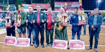 Rampung, Kejuaraan Turnamen Bola Voli Kampungbaru Cup I Nganjuk Ditutup Kepala Desa