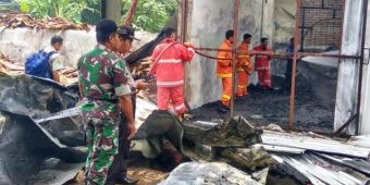 Pabrik Triplek di Desa Tumpuk Trenggalek Terbakar