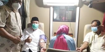 PMI Jember Gelar Donor Darah di Masjid Jami' Darul Muttaqin Balung Usai Salat Tarawih