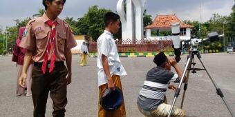 Penampakan Gerhana Matahari Cincin di Pamekasan Terhalang Mendung