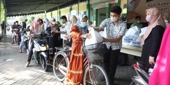 Yayasan Al Muslim Bagikan 1.318 Sembako untuk Warga Dhuafa dan Yatim Piatu