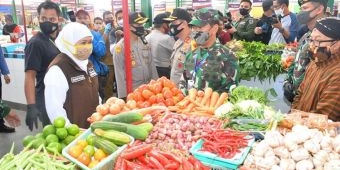 Gubernur Khofifah dan Forkopimda Jatim Tinjau Format Ganjil Genap Pasar Klojen Malang Kota