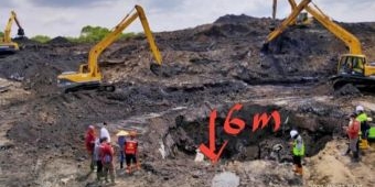 Kerahkan 6 Unit Alat Berat, Perbaikan Pipa PDAM Bocor di Karangpilang Rampung